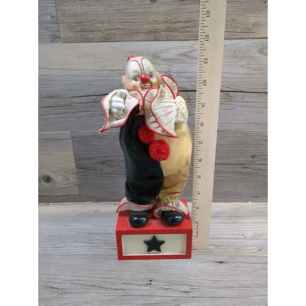 Price‎ Products Porcelain wind up 12 inch Clown Music Box